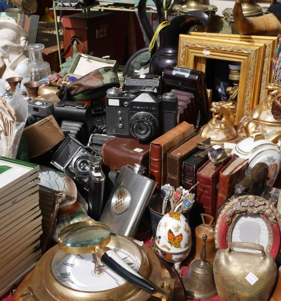 Flohmarkttermine - Flohmarktkalender Liechtenstein 2 photo-1623503664086-475867ec20b3-scaled-1